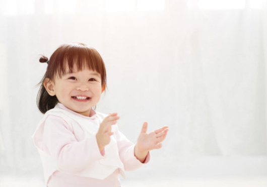 女孩取名：屬蛇女孩取名最吉利的名字，也好聽(tīng)！